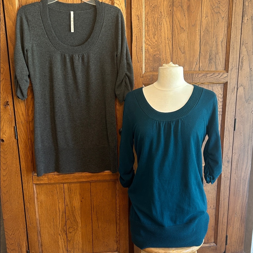 Lot of 2 Leo & Nicole Charcoal & Teal Sweaters. Both same style & size Medium
